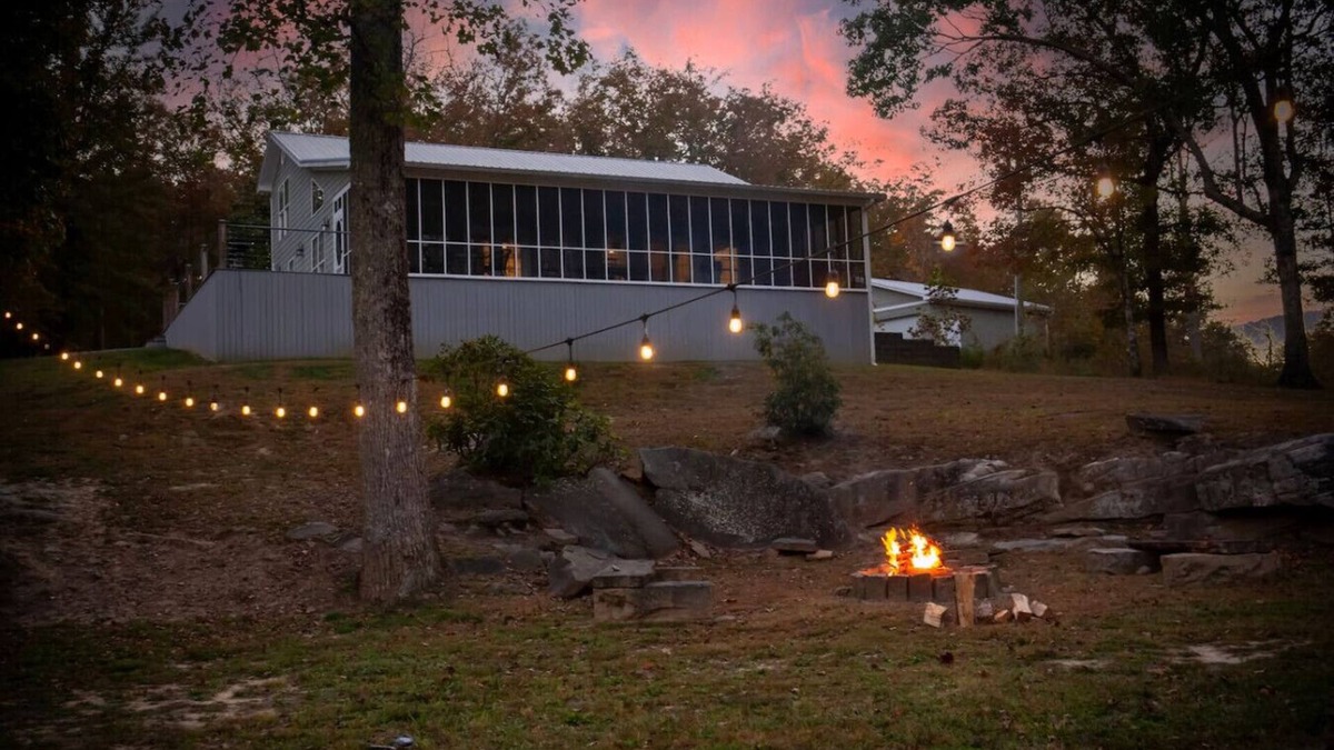 Mentone House | Riverfront Home with Hot Tub - Brushy Creek Lodge