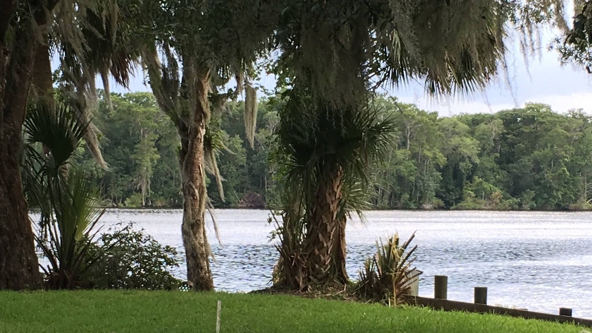 Satsuma House | Riverfront house w/2 docks and boathouse sleeps 7