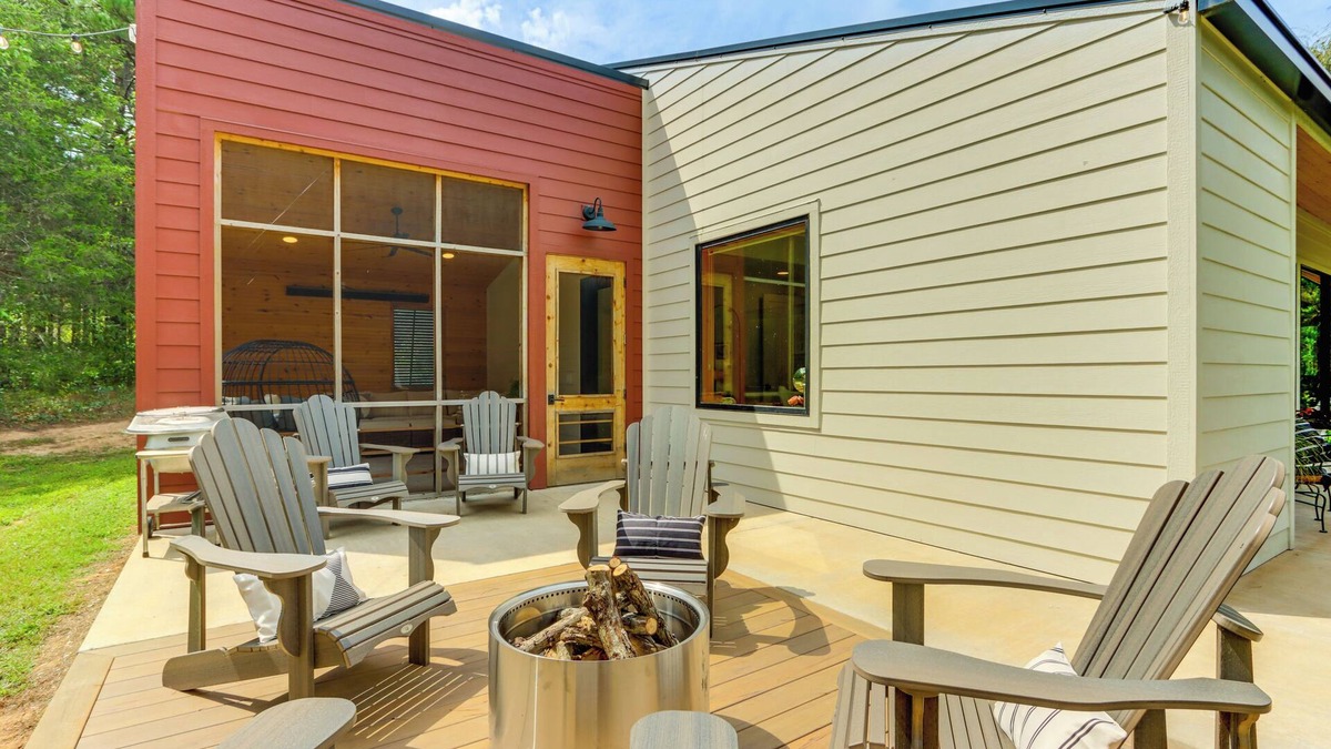 Huntsville Cabin | Riverfront Huntsville Cabin w/Views & Kayaks!