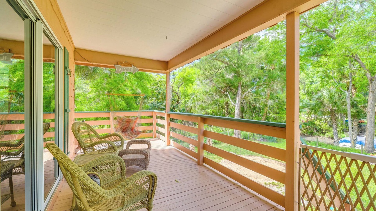 Crystal River House | Riverfront Inglis Duplex w/Shared Dock & Fire Pit