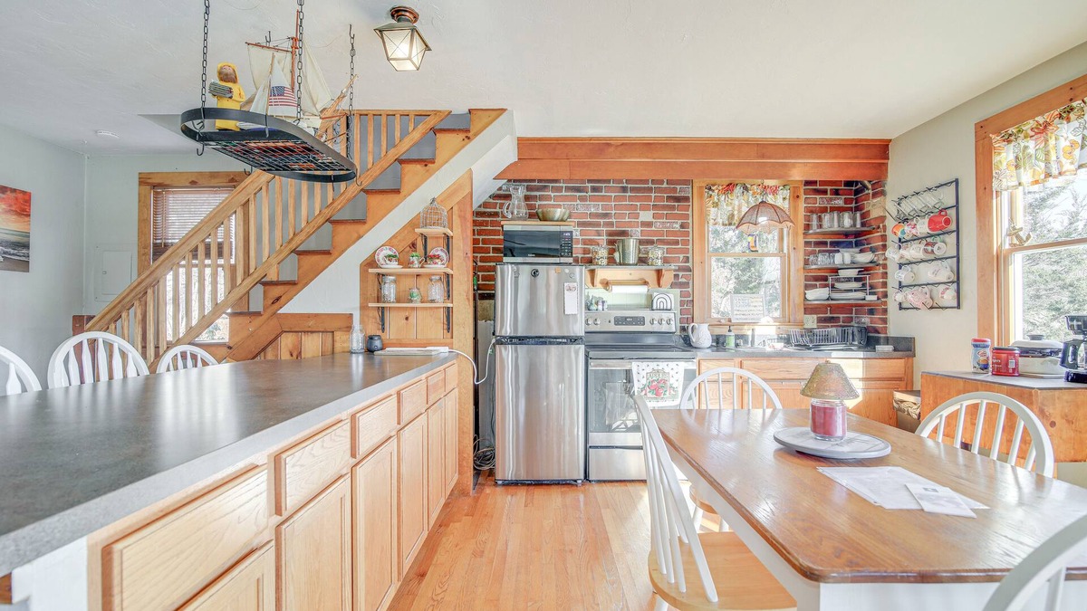 Kingston Cottage | Riverfront Kingston Cottage w/Deck, 2 Mi to Beach