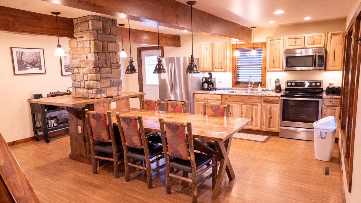 Confluence House | Riverfront Lodge | 4BR,3BA, Hot Tub, River Access
