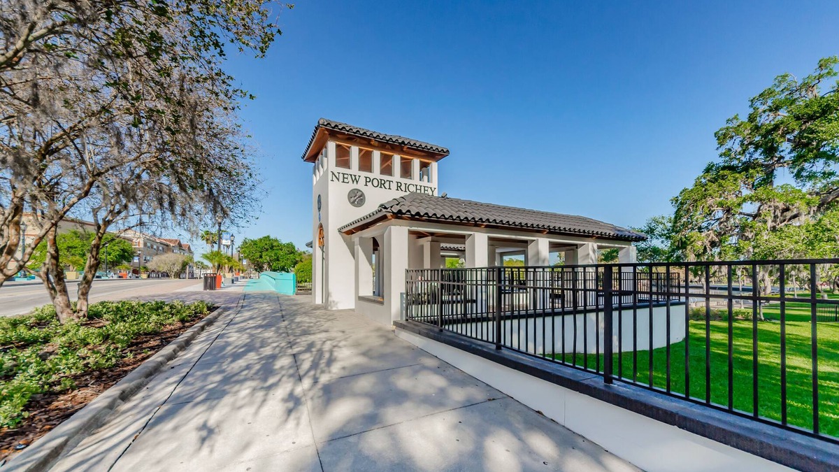 Old Grove House | Riverfront Luxury Home & Coastal Cottage with Private Floating Dock