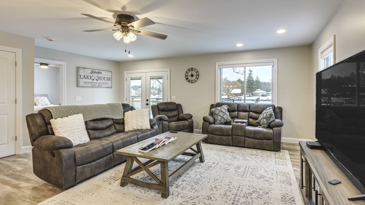Hope Cottage | Riverfront Michigan Cottage w/Fire Pit & Kayaks!