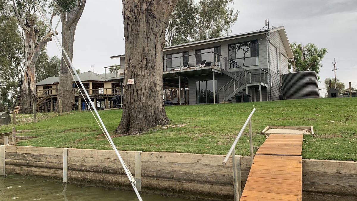 Brenda Park House | Riverfront, Murray River, Brenda Park, Morgan, S.A. Murraylands, Riverland.