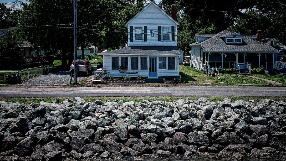 Colonial Beach House | Riverfront...Outstanding Views from All Rooms....RENOVATED Historic Farmhouse!