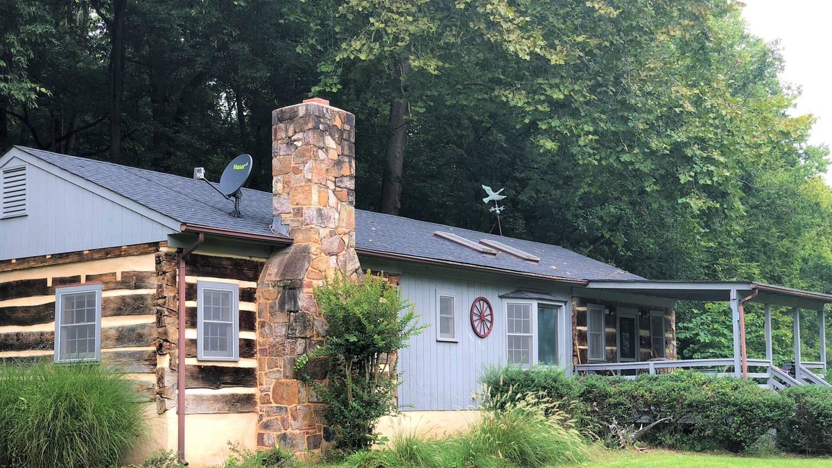 Luray House | Riverfront Pioneer Cabins LLC