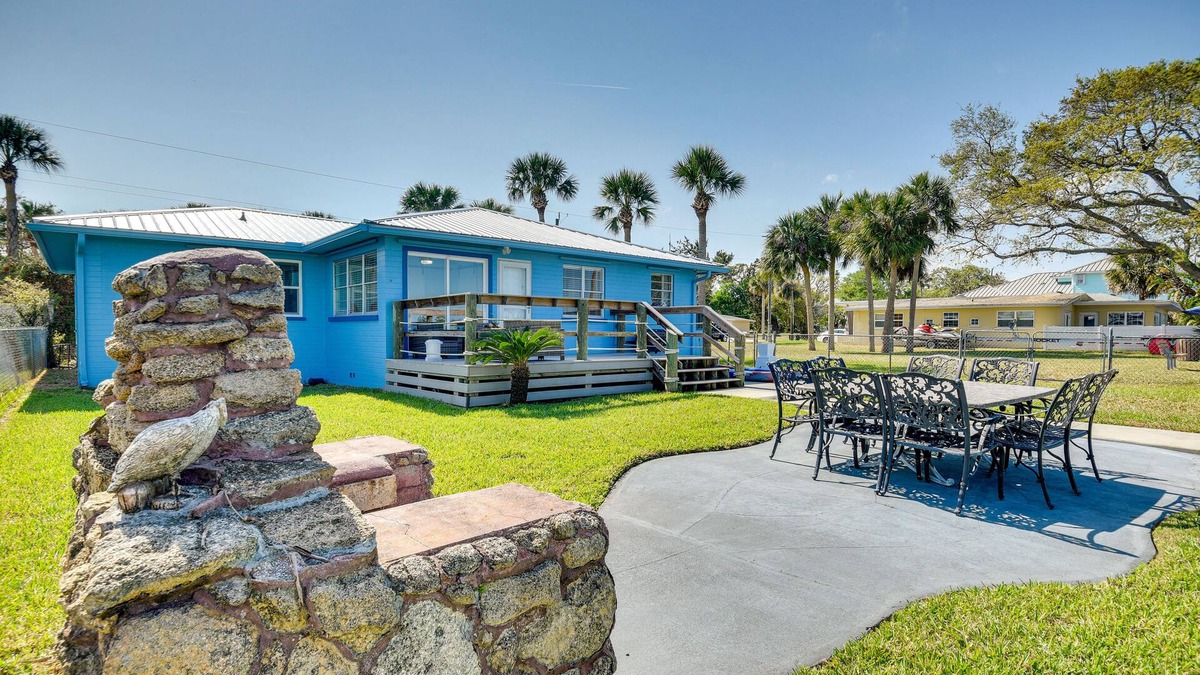 Harbor Oaks House | Riverfront Port Orange Home w/Dock & Slip!