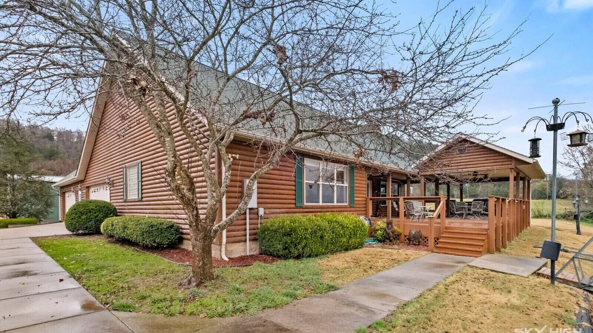 Cotter Cabin | Riverfront Relaxation