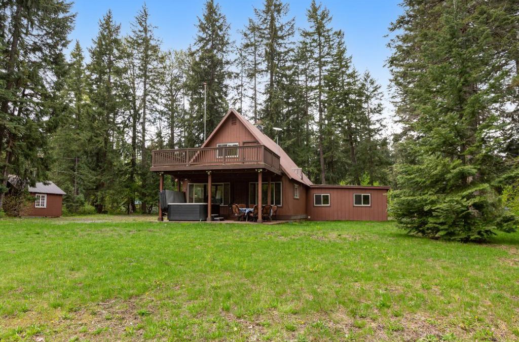 Cle Elum House | Riverfront Retreat at Lavender Lake