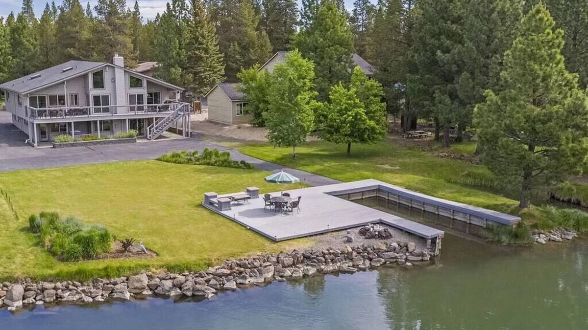 Three Rivers House | Riverfront Retreat | Deschutes