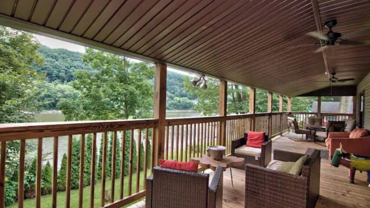 Falls House | Riverfront Retreat For Kayaking, Fishing and Hot Tub
