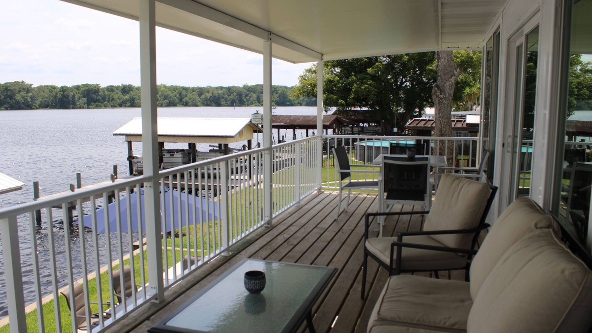 Welaka House | Riverfront Retreat-Private Dock; Fishing, Boating & Peaceful Getaway in Welaka