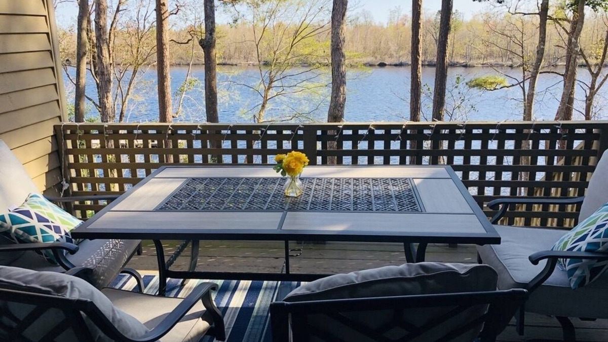 Castle Hayne Condo | Riverfront Retreat with Gorgeous View