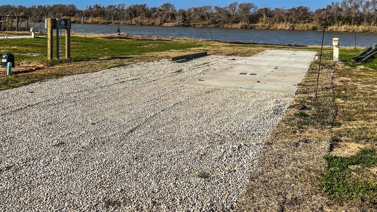 Matagorda RV Rental | Riverfront RV Spot #2