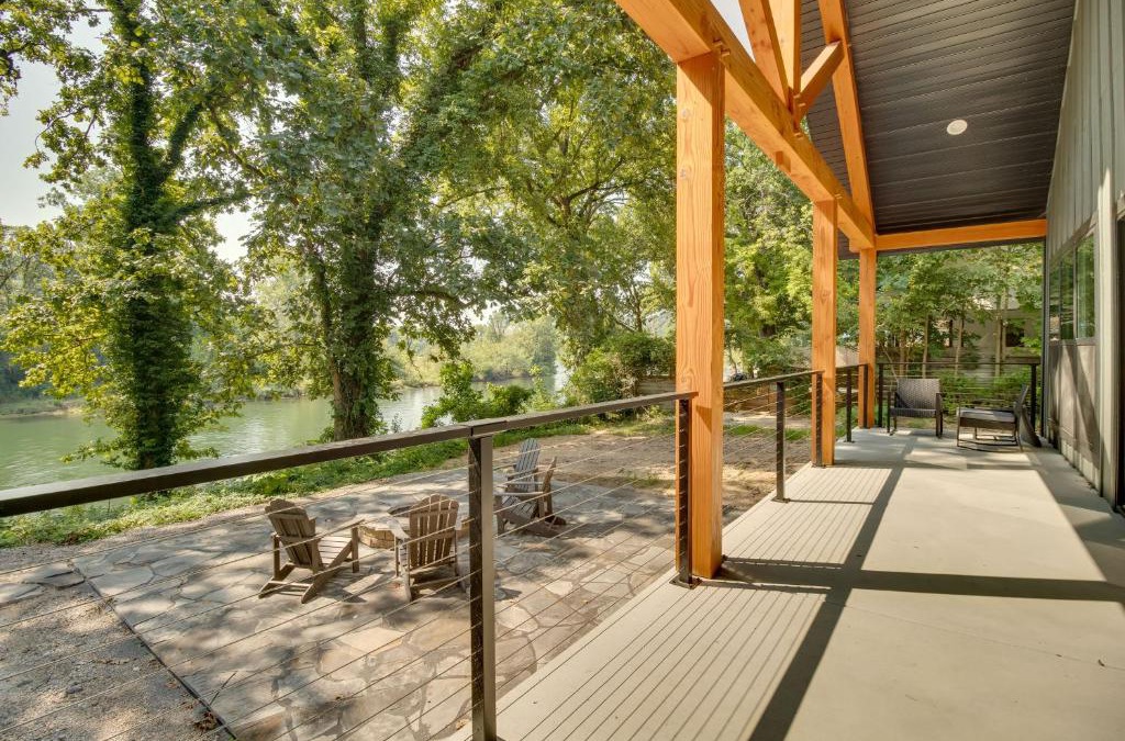 Mountain Home House | Riverfront Salesville Cabin Rental with Shared Dock!