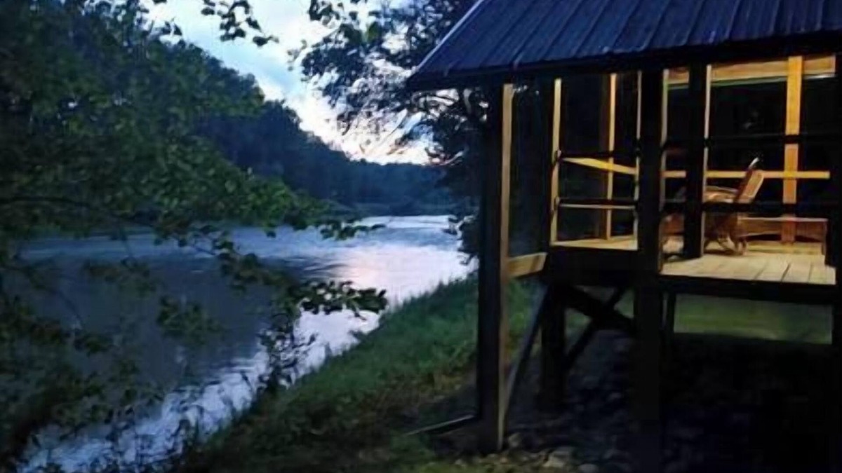 Belfast Cabin | :) Riverfront Writers Dream| BuildaFire Skip Rocks #2