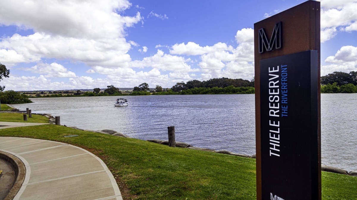 Riverglades House | Riverglades Murray River: walking distance to Murray River Frontage