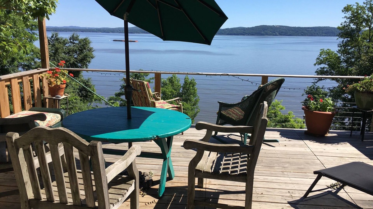 Haverstraw House | Riverhouse- 1 Hr From Nyc- 2br/deck/Hike/bike Trail/canoe/kyack
