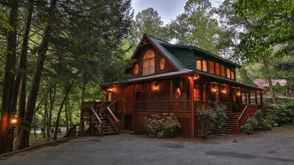 East Ellijay Cabin | Riverhouse | Ellijay, GA