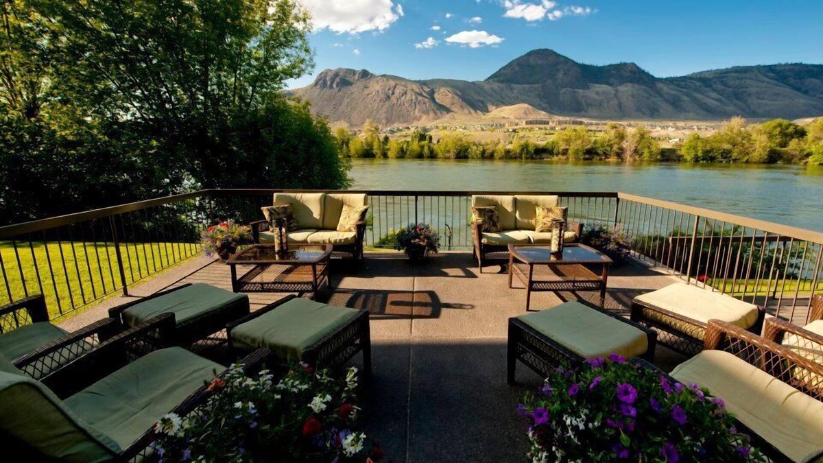 City Centre Hotel | Riverland Inn & Suites