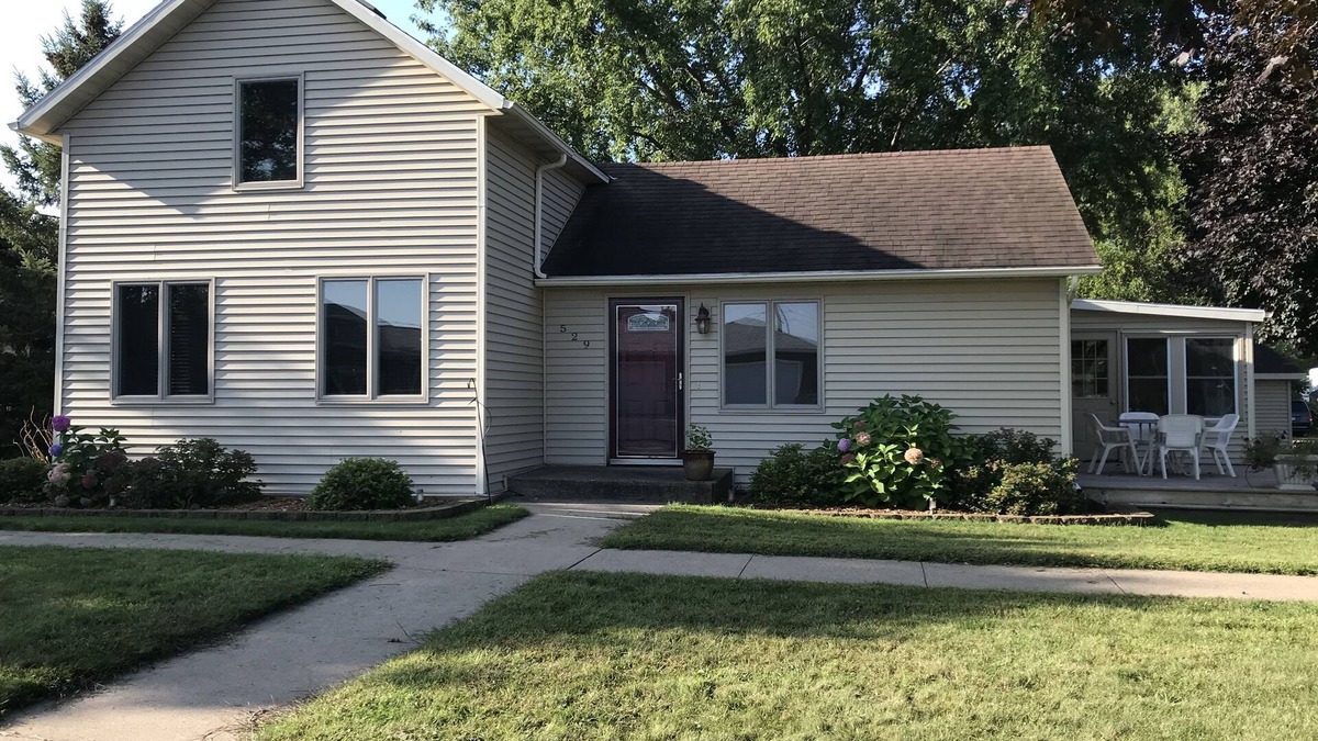 Wabasha House | Rivers Edge Escape in Historic Wabasha