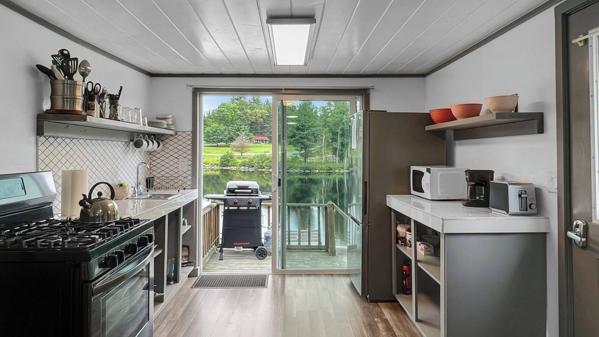 Rockwood Cabin | Rivers Edge Retreat - Riverfront (Cabin 2)