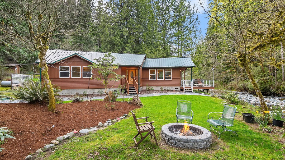 Issaquah House | Rivers Edge Retreat Seattle - Near Snoqualmie Pass Ski Area