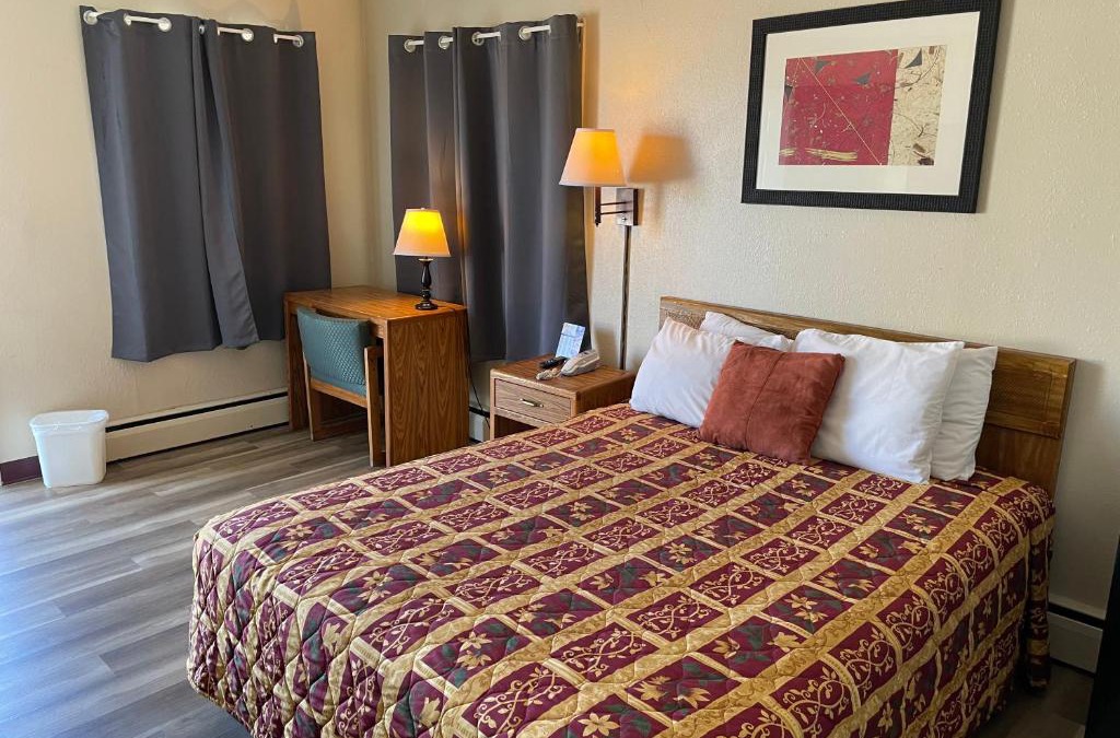 Fort Madison Hotel | Rivers Inn