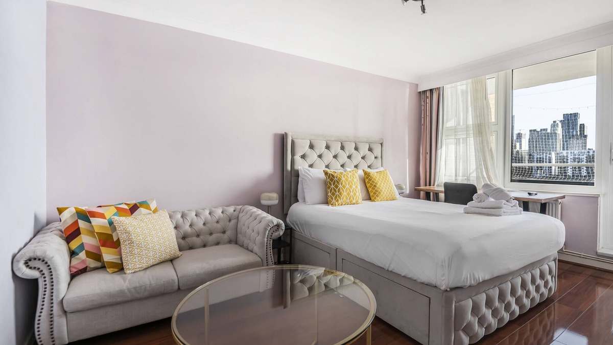 Surrey Docks Apartment | Riverside 3BR| 20min->City Centre | Easy transport