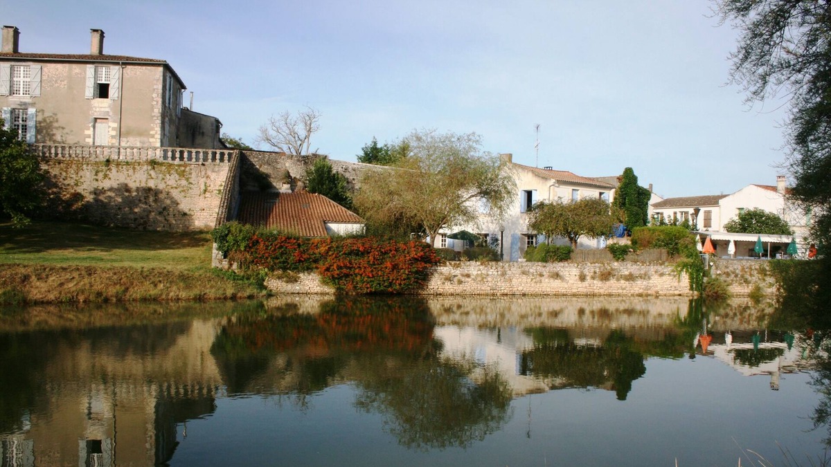 Mornac-sur-Seudre House | Riverside 4 bedroom House in a stunning village, close to miles of beaches
