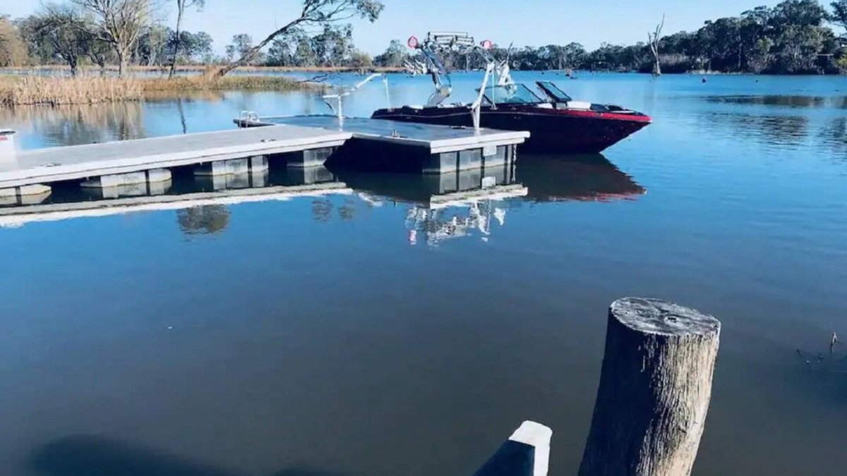 Kirwans Bridge House | Riverside beauty, water sports galore, family fun and endless space!