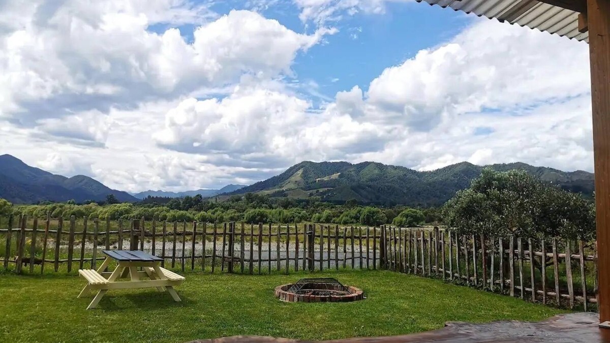 Murchison House | Riverside Bedford Bus with stunning valley views.