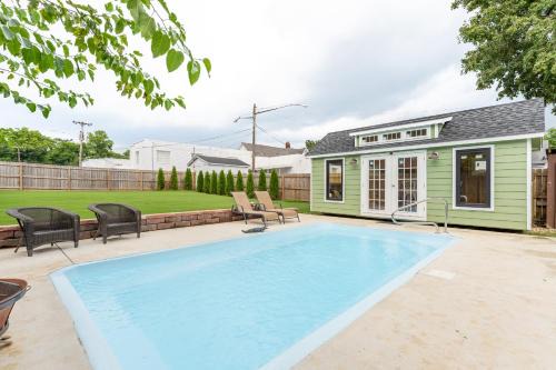 East Hill House | Riverside Bungalow
