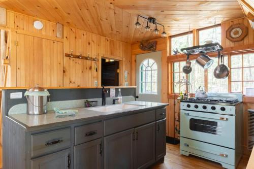 Hopkinton House | Riverside Cabin