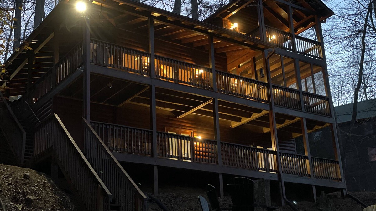 Ellijay Cabin | Riverside Cabin with Gameroom, Deer, & Fishing.