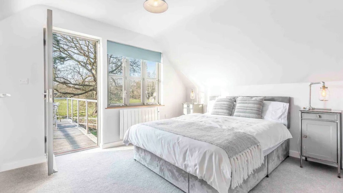 Five Oak Green Apartment | Riverside Coach House, Hunton Yalding, Maidstone