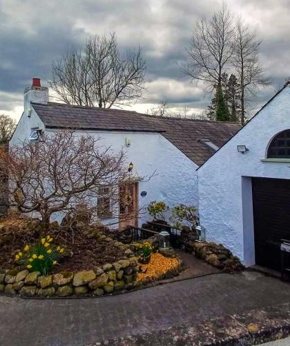 Ballyclare House | Riverside Cottage at Logwood Mill