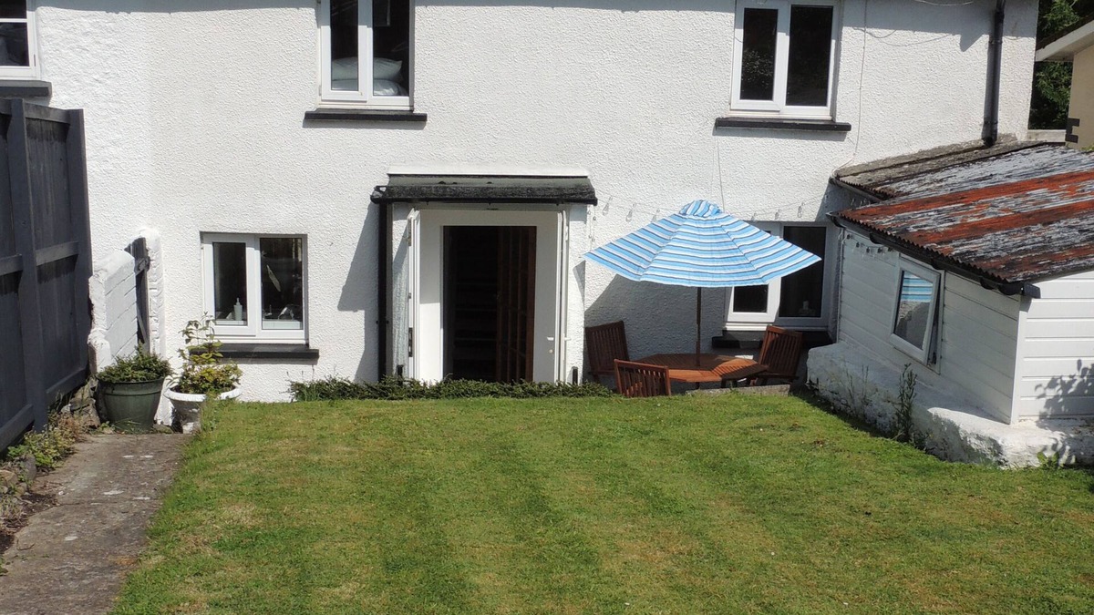 Braunton Cottage | Riverside Cottage With Garden And Woodburner