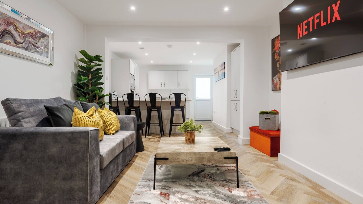 Warrington Apartment | Riverside Flat | Near Park | Free Parking