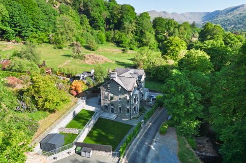 Ambleside House | Riverside