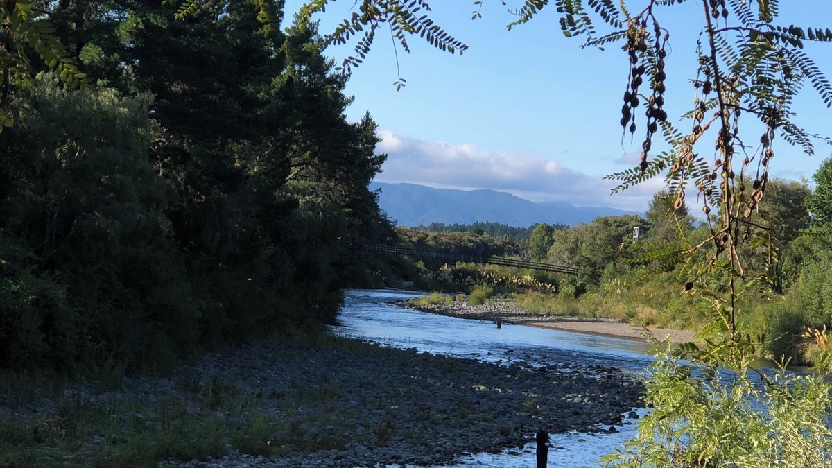 Turangi House | Riverside holiday house perfect for fishing, walking, biking, skiing & relaxing