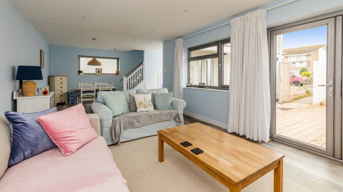 Southwick House | Riverside House - Ideally located with Beach, River and shops.