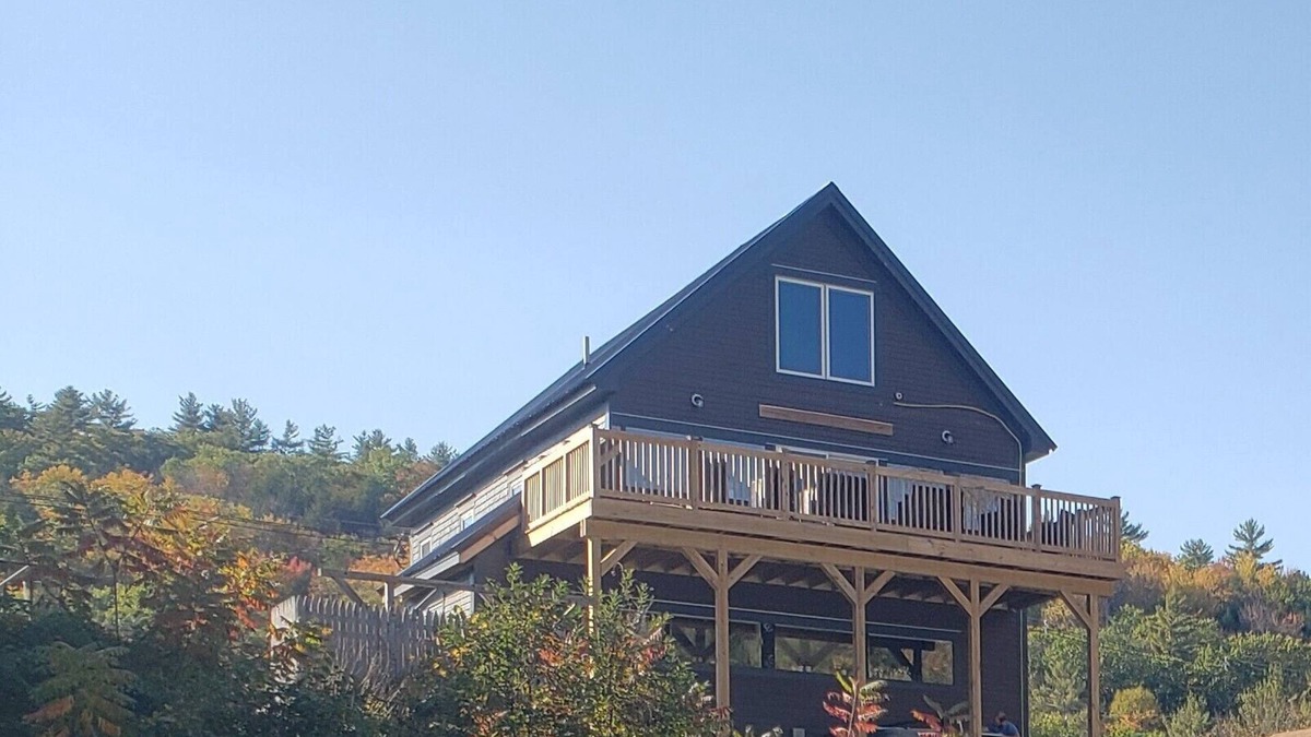 Warren House | Riverside House - Rustic Gatherings Lodge Guest House - Hot Tub + Chef's Kitchen