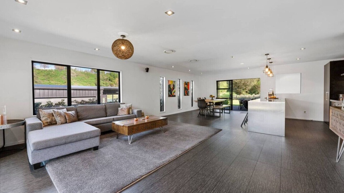Rangatira Park House | Riverside in gated community & WI-FI