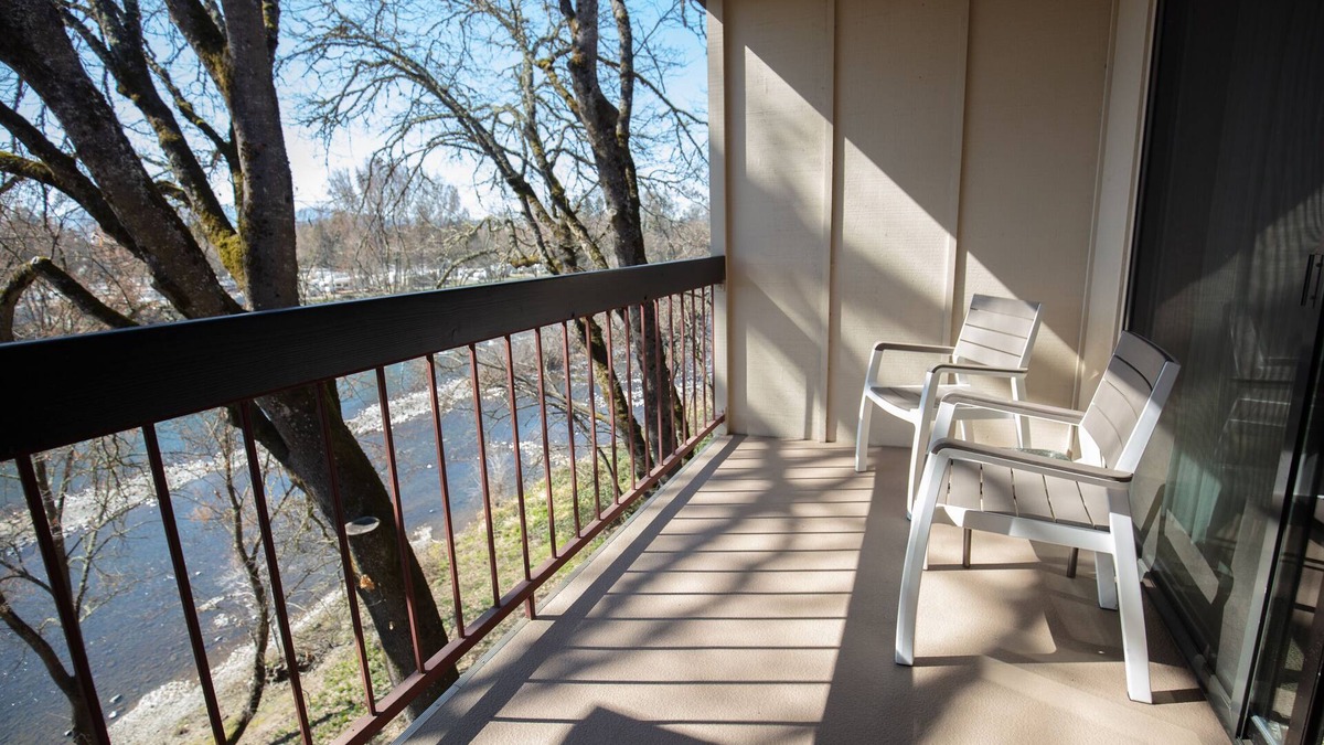 Grants Pass Hotel | Riverside Inn