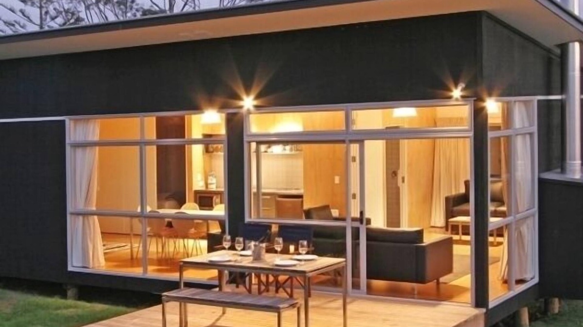 Matakana House | Riverside Matakana luxury apartment style bach