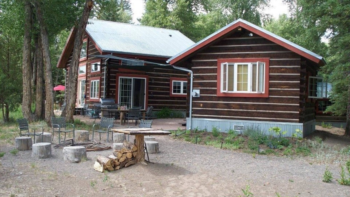 Alpine Village Cabin | Riverside Meadows Cabins
