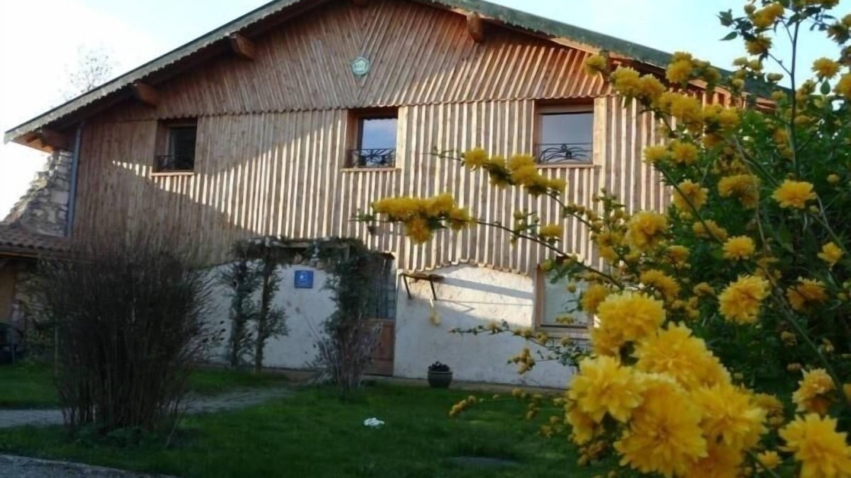 Bonzee Cottage | Riverside Mill: Renovated Historic Retreat in Lorraine Nature Park