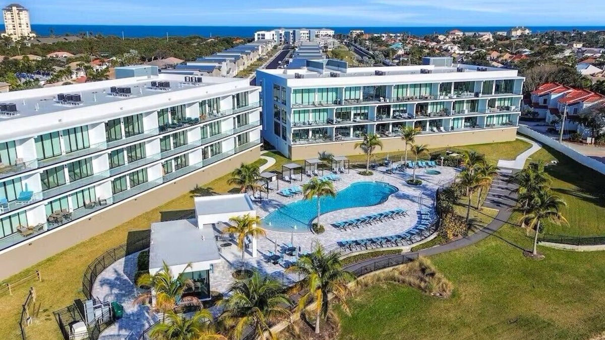 Melbourne Beach Apartment | Riverside Paradise